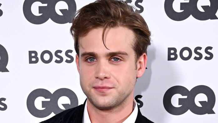 Leo's amore everything to know about Leo Woodall's dating history LEO'S AMORE Everything to know about Leo Woodall's dating historyACTOR Leo Woodall rose to popularity for his role as Jack in the hit HBO series The White Lotus. Now fans of the show want to know if the heartthrob is single — let's take a look at Leo's dating history.