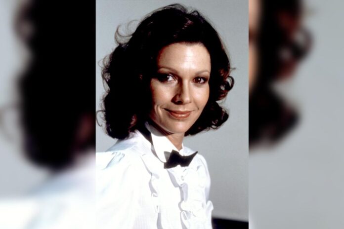 
Pamela Salem, James Bond actress, dead at 80	