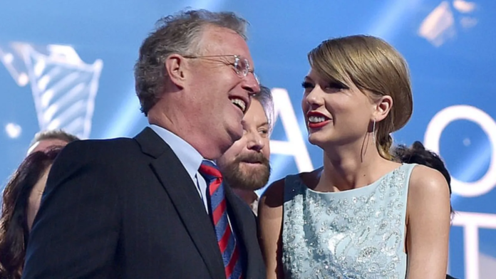 
Taylor Swift’s father Scott Swift accused of assaulting photographer                            