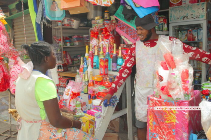 Valentine’s day: souvenir vendors lament low patronage 
Valentine’s Day: Souvenir vendors lament low patronage
