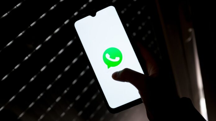 WHAT'S THAT? Why has WhatsApp gone green? Users baffled by 'ugly' redesign
