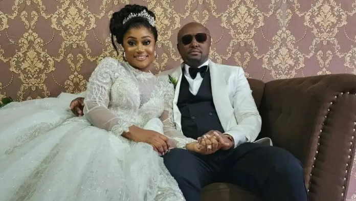 My virgin wife said I wasn’t satisfying her in bed My virgin wife said I wasn’t satisfying her in bed – Davido’s aide