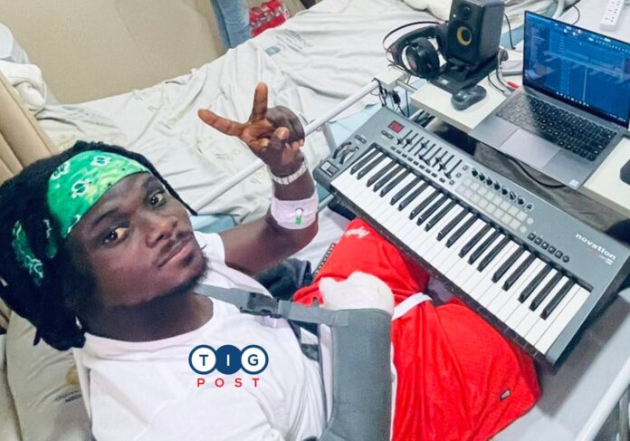 Photos of Kuami Eugene on admission at UGMC drops