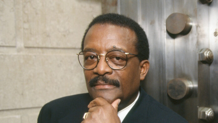 JOHNNIE & THE JUICE  Everything we know about Johnnie Cochran and his cause of death