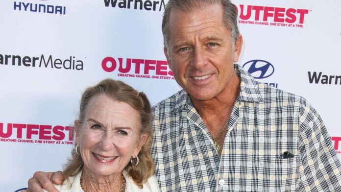 Star love: everything to know about Maxwell Caulfield's wife Juliet STAR LOVE Everything to know about Maxwell Caulfield's wife Juliet MillsHOLLYWOOD star Maxwell Caulfield has bagged several roles as a heartthrob throughout his lengthy acting career.Beyond the flashlights, the British actor is married to Juliet Mills, but who is she and what has she starred on?