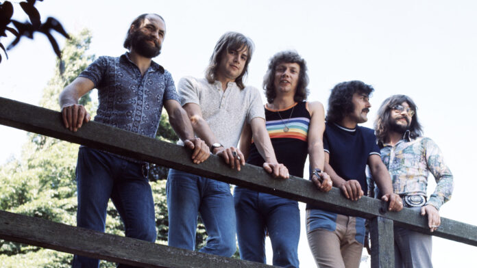 Who are Mike Pinder’s children?