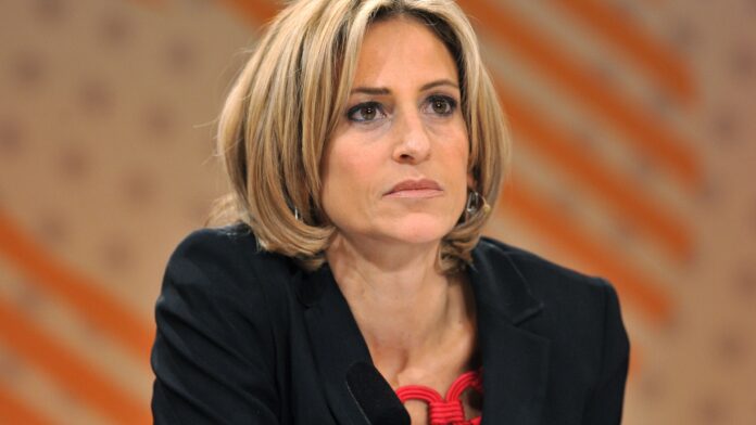 best mait Who is Emily Maitlis? BBC Newsnight host and award-winning journalistEMILY Maitlis is the journalist who sat down with Prince Andrew at Buckingham Palace and grilled him about his relations with convicted sex offender, Jeffrey Epstein. Here's what else you need to know about the BBC Newsnight presenter and award-winning journalist - from her controversial comments about Dominic Cummings to the man who stalked her for over a decade.