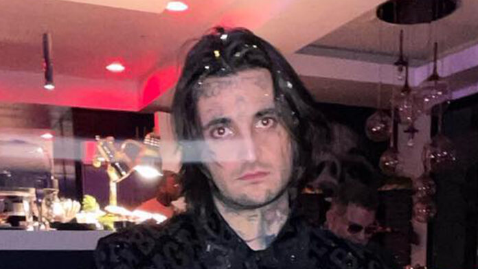 Who is Mikki Mase and what does he do for a living?