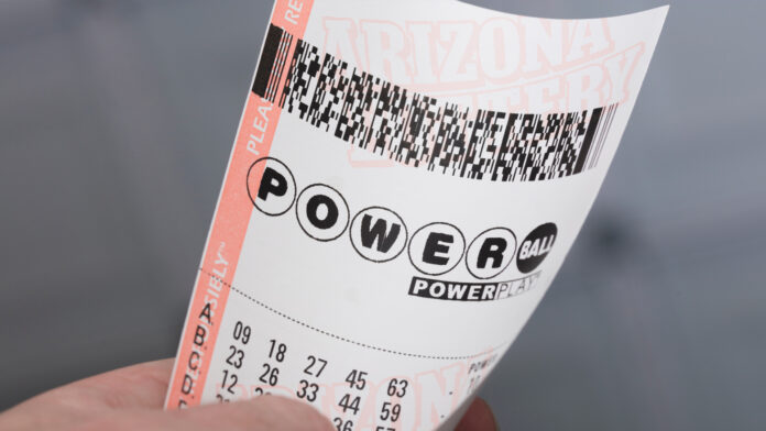 Who is Powerball winner Yanira Alvarez?