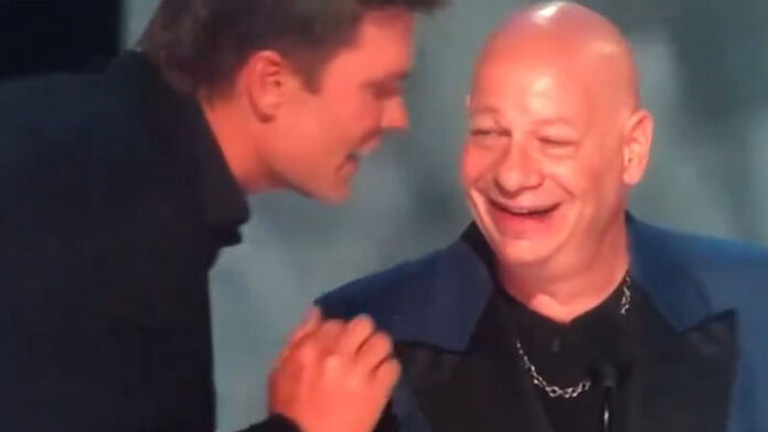 A JOKE TOO FAR? What to know about Jeff Ross' hot mic moment at Tom Brady's Netflix roastDURING Netflix's Roast of Tom Brady, several famous faces took the stage to aim jokes at the retired NFL legend. However, one of Jeff Ross' punchlines appeared to offend the Super Bowl champion.