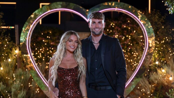CRACKIN' ON Love Island winners through the years from 2015 to the reigning champsLOVE Island sees a batch of sexy singletons all hoping to 'couple up' in a bid to take home the £50K prize. Here we take a look at who has won the ITV2 reality show since it kicked off in 2015 — and whether the couples are still together.