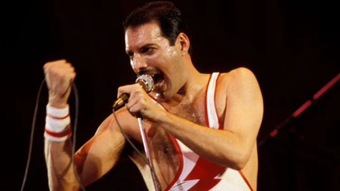 
Rock band Queen could sell their catalogue to Sony for $1bn                            