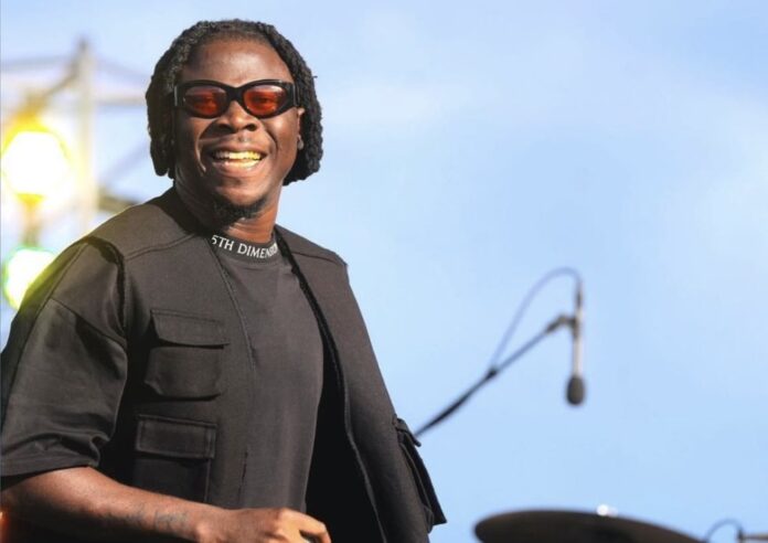 
Stonebwoy’s The Livingstone Foundation surprises talented autistic boy with gifts                            