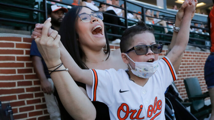 Who is Mets pitcher Jorge López’s wife, Karla, and how many children do they have?