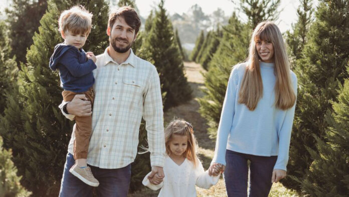 Who was Bank of America associate Leo Lukenas?