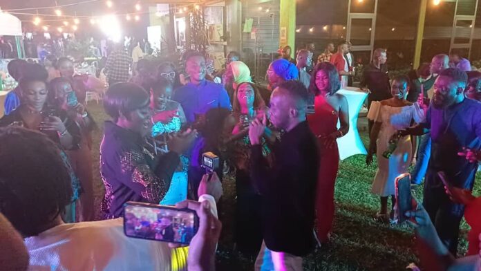 Akwaboah performs with wife at ChannelOne TV’s dinner dance party Akwaboah performs with wife at ChannelOne TV’s dinner dance party