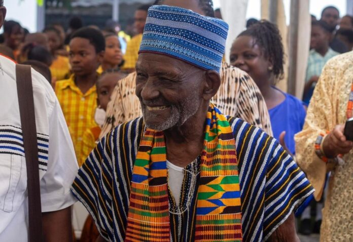 E-ananse Library celebrates legendary Ghanaian photojournalist James Barnor 
e-Ananse Library celebrates legendary Ghanaian photojournalist James Barnor
