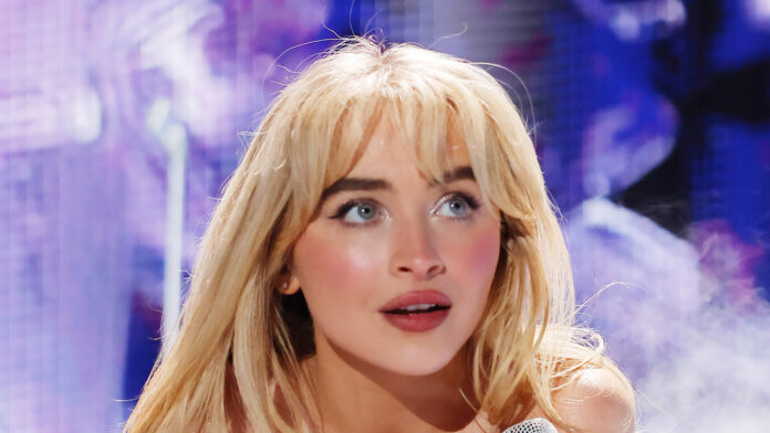 EYES WIDE OPEN All we know about who Sabrina Carpenter has datedAMERICAN actress-turned-singer Sabrina Carpenter has been romantically linked to a few celebrities. Let's take a look at the singer-songwriter's dating history.