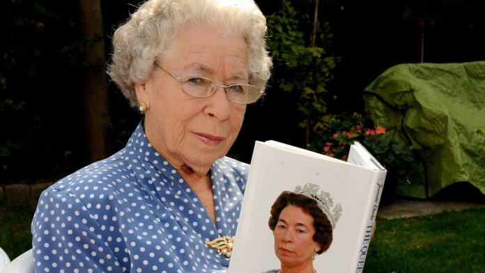Jeannette Charles dead at 96: late Queen Elizabeth’s lookalike who Jeannette Charles dead at 96: Late Queen Elizabeth’s lookalike who starred in Austin Powers and Naked Gun dies