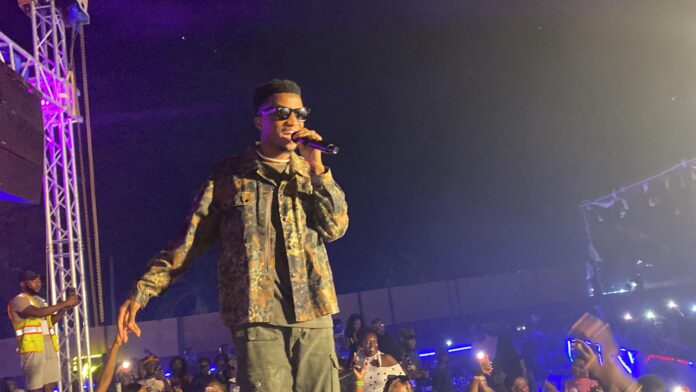 Kofi Kinaata electrifies Agona Swedru with unforgettable performance