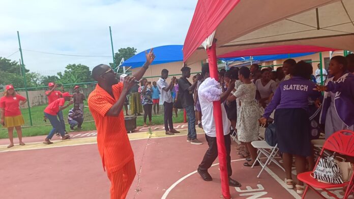 Okyeame Kwame thrills students at G.N.S Foundation’s sickle cell screening Okyeame Kwame thrills students at G.N.S Foundation’s sickle cell screening event