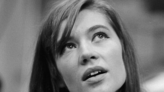 Sixties icon Françoise Hardy known for her melancholic ballads dies Sixties icon Françoise Hardy known for her melancholic ballads dies aged 80