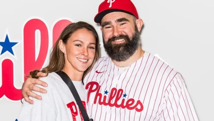 Super Mom meets Kylie, the wife of former NFL star SUPER MOM Meet Kylie, the wife of former NFL star Jason Kelce