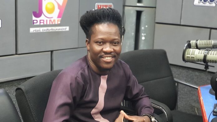 I was a celebrity living in a single room- Screwfaze 
I was a celebrity living in a single room- Screwfaze opens up