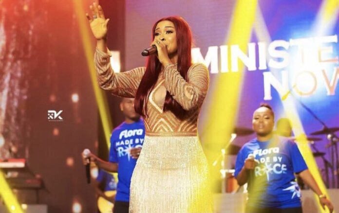 
Mavis Asante dazzles at Piesie Esther’s concert                            