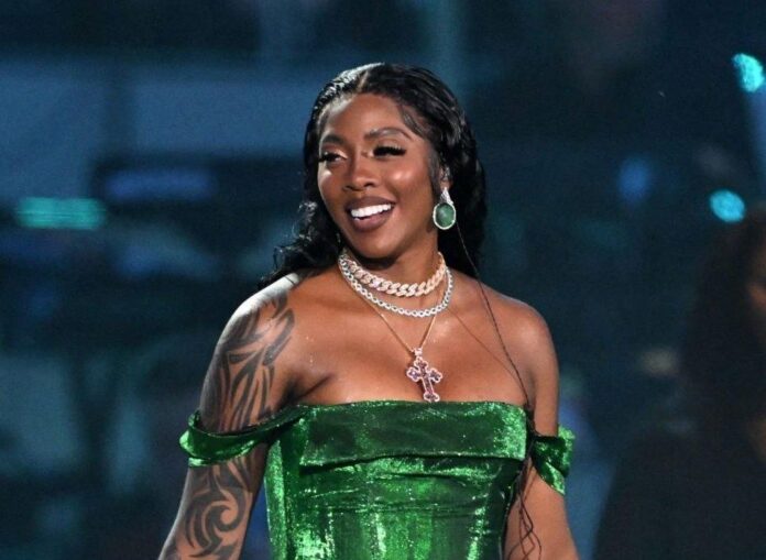 Tiwa Savage decries age-shaming,laments criticism over fashion choices