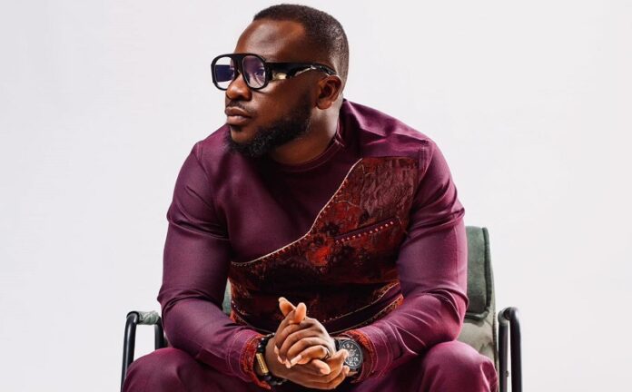 
Lekzy wows patrons of Daddy Lumba’s Val’s Day concert with exceptional emceeing skills                            